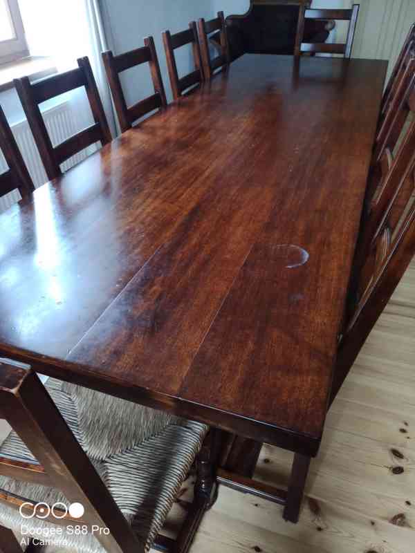 Starožitný dřevěný velký dlouhý masivní stůl a 12 židlí - foto 5