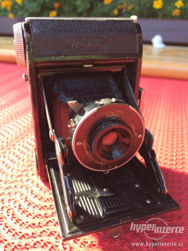 Historický malý fotoaparát Zeiss Ikon Derval, na film - foto 1