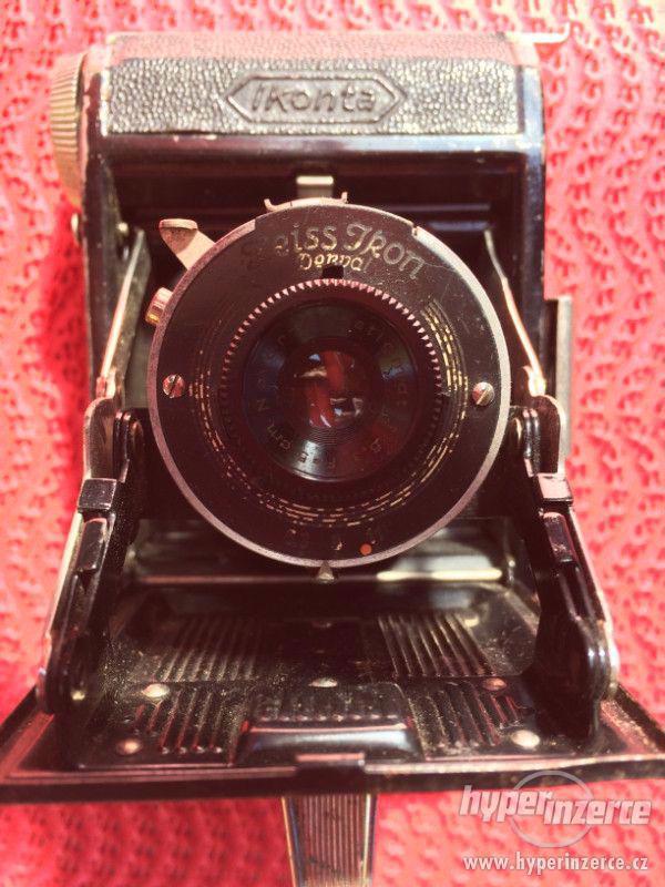 Historický malý fotoaparát Zeiss Ikon Derval, na film - foto 7