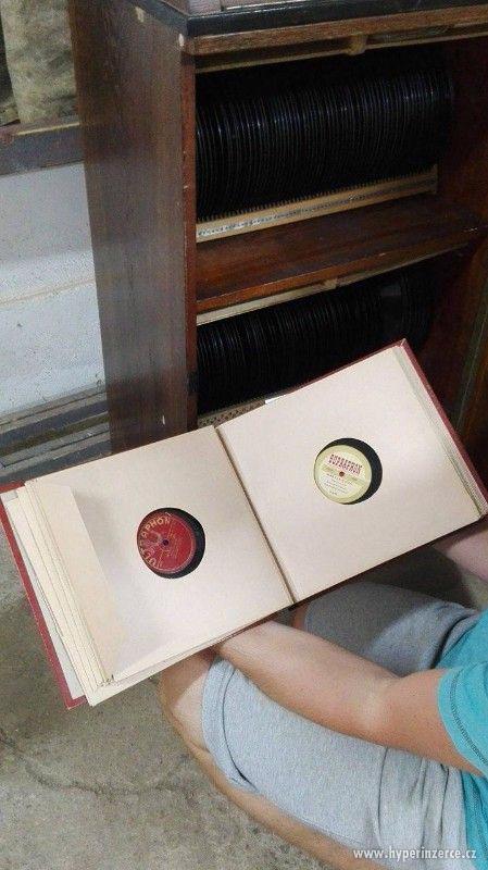Gramoskříň a gramofon Supraphon - foto 4