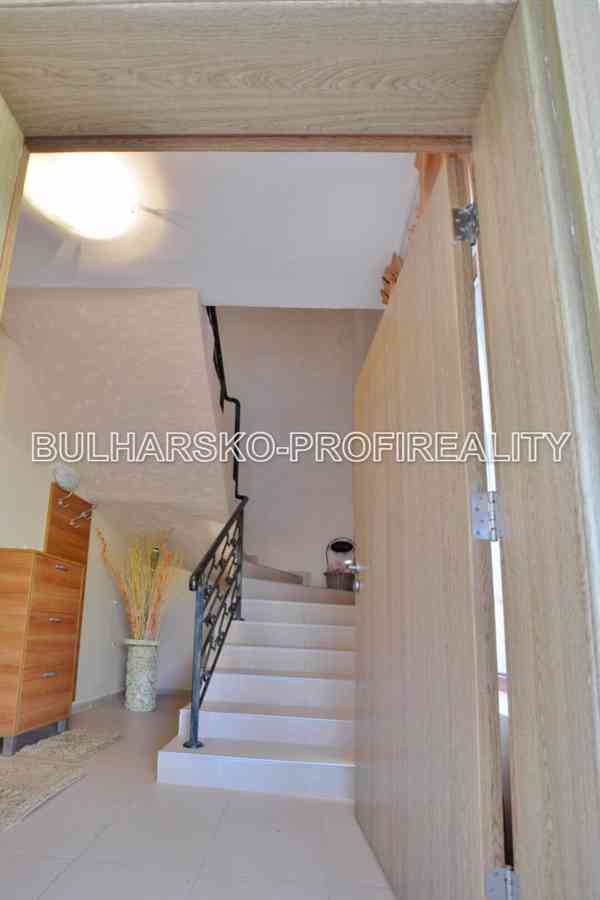 Bulharsko-PROSTORNÝ DVOUPODLAŽNÍ DŮM 4+kk  - foto 8
