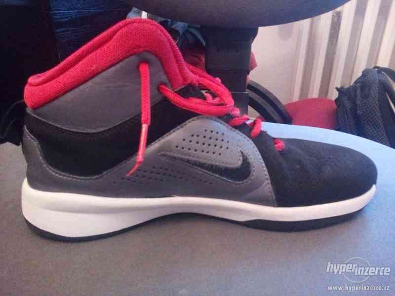 Basketbalové boty Nike vel. 38,5 - foto 3