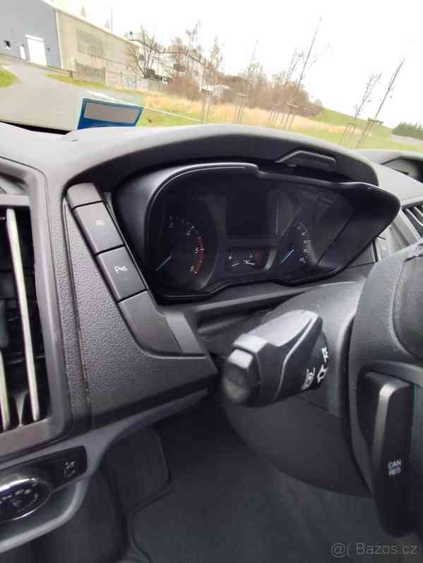 Ford Transit 2,0   s plošinou pro vozíčkáře - foto 19