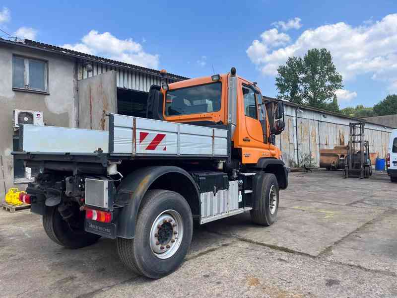 Mercedes Unimog 423 - foto 4