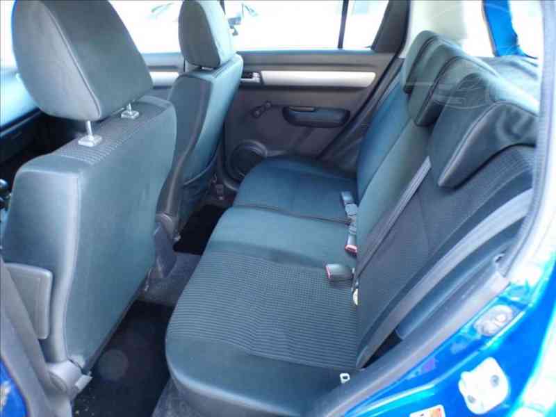 Suzuki Swift 1,3 i KLIMA - foto 8