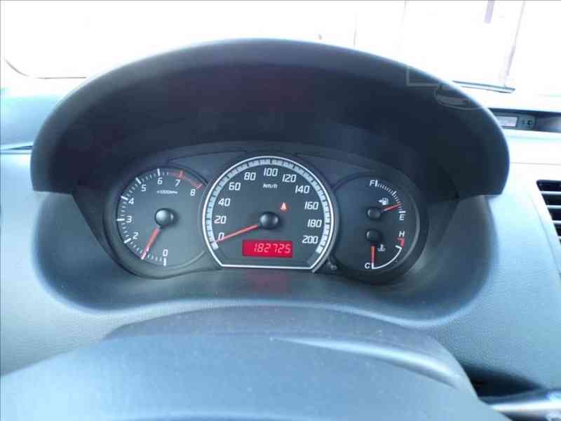 Suzuki Swift 1,3 i KLIMA - foto 6