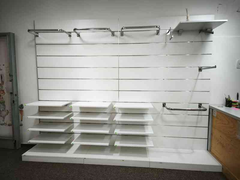 Závěsné slatwall panely - foto 1