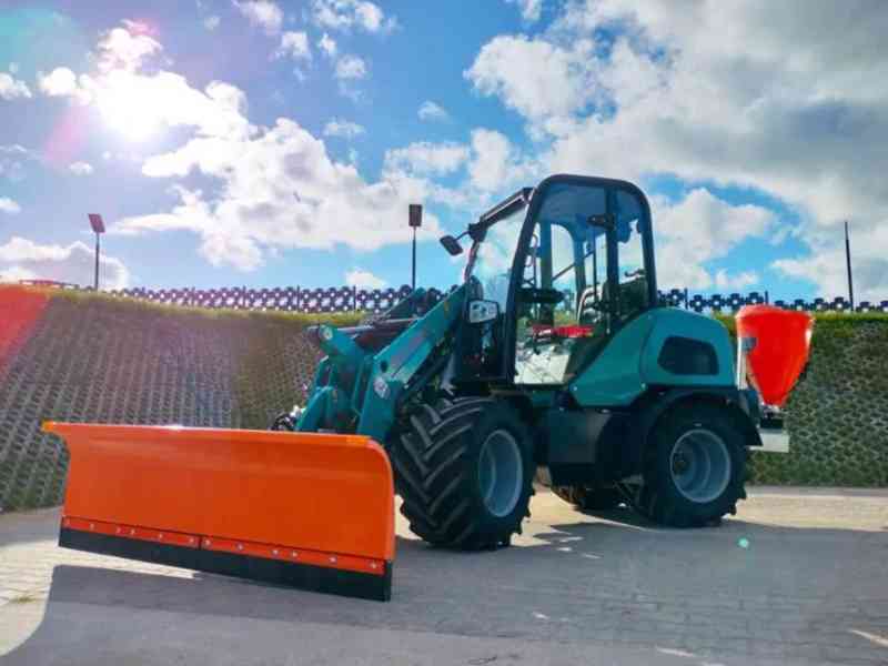 Kloubový kolový nakladač 4350A - foto 3