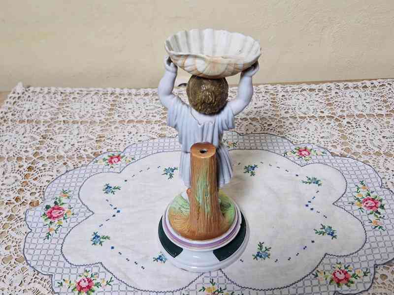 Plastika Chlapec s mušlí Biedermeier Horní Slavkov - foto 6