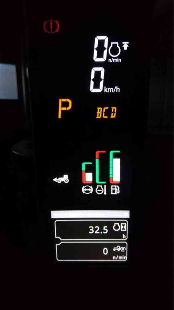 Zemědělský traktor John Deere 5125R - foto 6