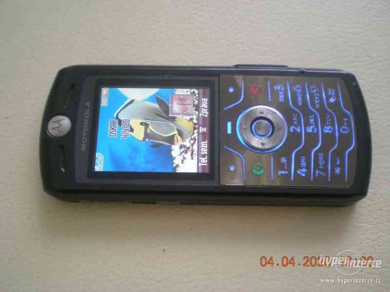 Motorola L7 - mobilní telefony s kovovými kryty od 100,-Kč - foto 2