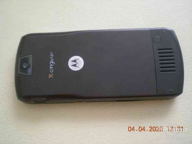 Motorola L7 - mobilní telefony s kovovými kryty od 100,-Kč - foto 8