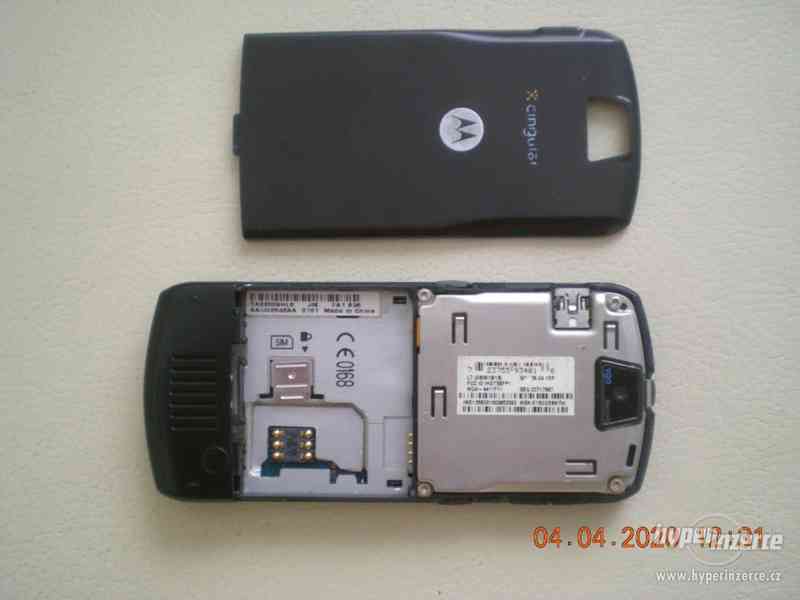 Motorola L7 - mobilní telefony s kovovými kryty od 100,-Kč - foto 9