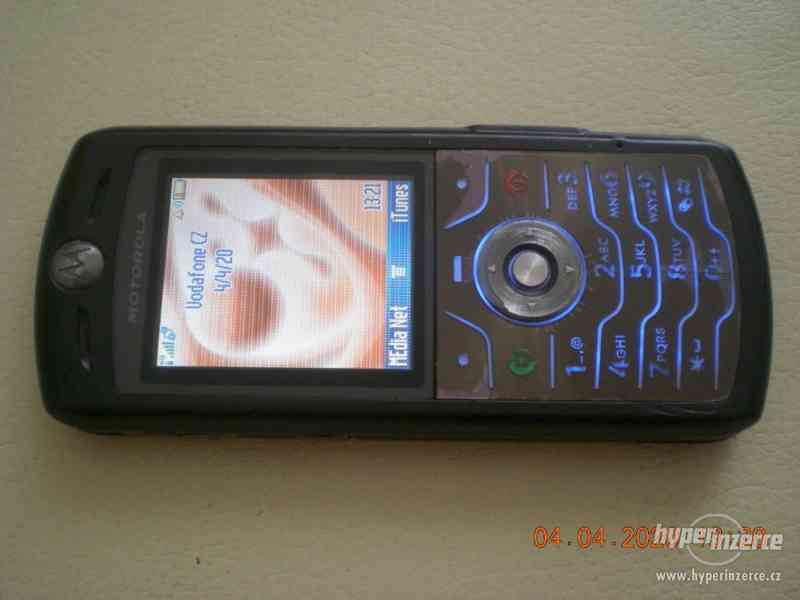 Motorola L7 - mobilní telefony s kovovými kryty od 100,-Kč - foto 11