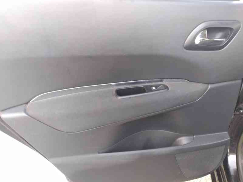 PEUGEOT 5008 2.0 HDI KLIMA,NAVI,AUTOMAT - foto 36