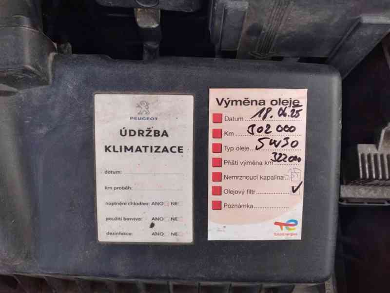 PEUGEOT 5008 2.0 HDI KLIMA,NAVI,AUTOMAT - foto 33