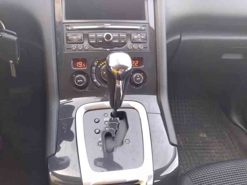 PEUGEOT 5008 2.0 HDI KLIMA,NAVI,AUTOMAT - foto 28