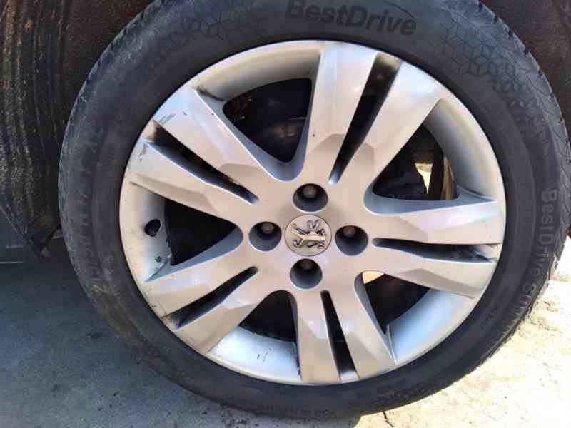 PEUGEOT 5008 2.0 HDI KLIMA,NAVI,AUTOMAT - foto 43