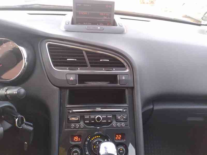 PEUGEOT 5008 2.0 HDI KLIMA,NAVI,AUTOMAT - foto 27