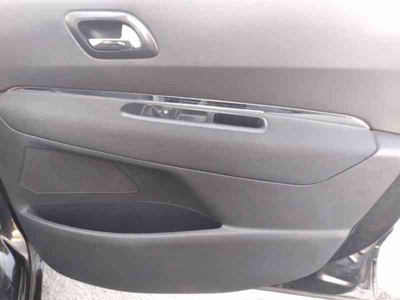 PEUGEOT 5008 2.0 HDI KLIMA,NAVI,AUTOMAT - foto 39