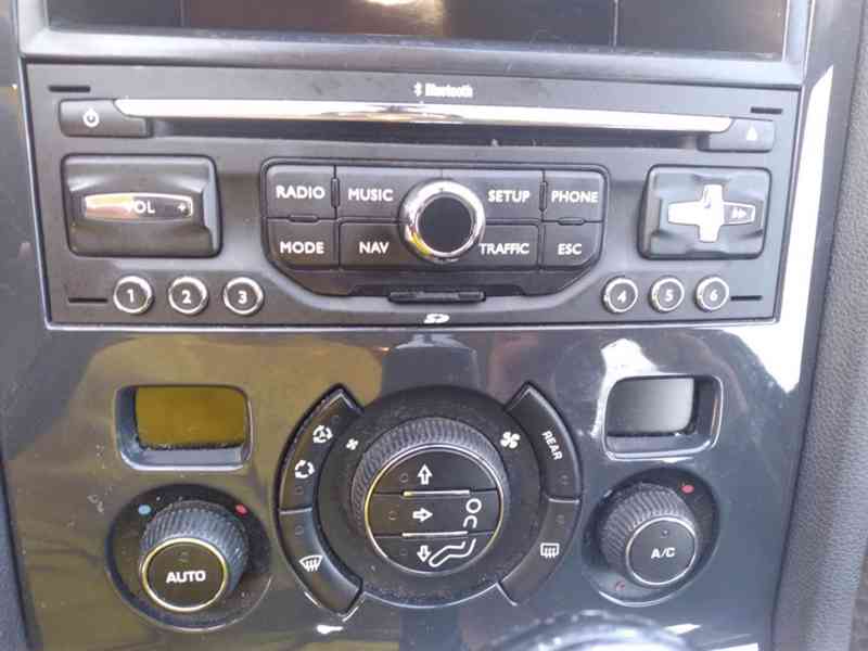 PEUGEOT 5008 2.0 HDI KLIMA,NAVI,AUTOMAT - foto 29