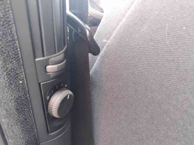 PEUGEOT 5008 2.0 HDI KLIMA,NAVI,AUTOMAT - foto 26