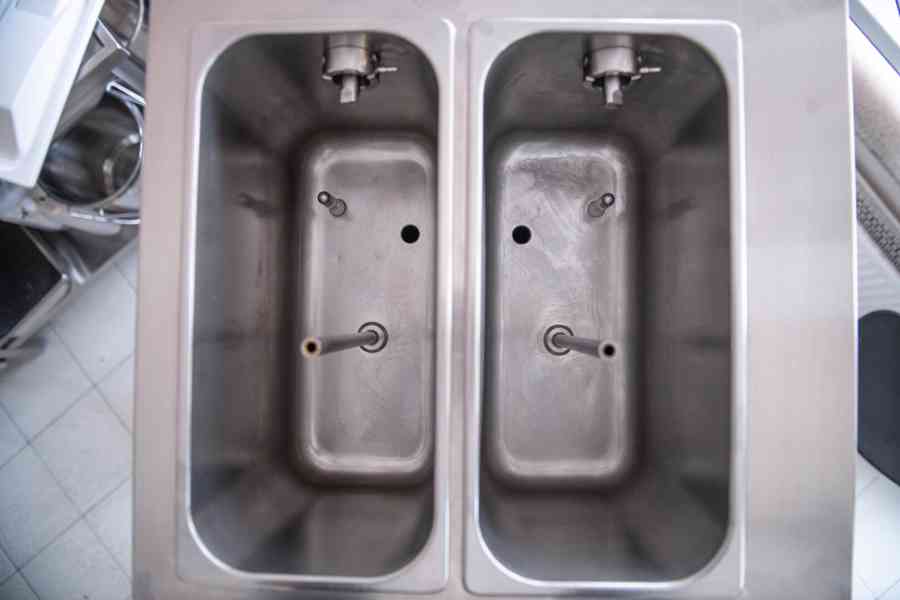 Stroj na točenou zmrzlinu Frigomat Kiss 3P - foto 4