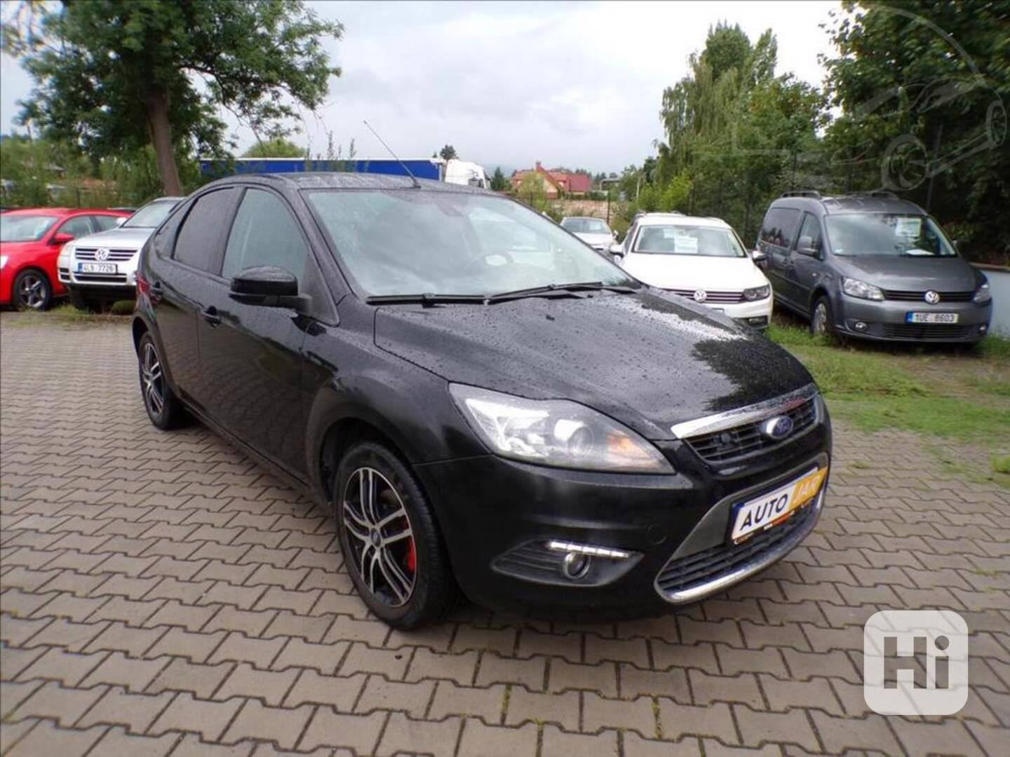 Ford Focus 1,8 16V TITANIUM - foto 1
