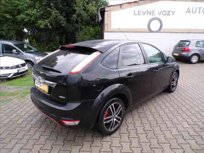 Ford Focus 1,8 16V TITANIUM - foto 4