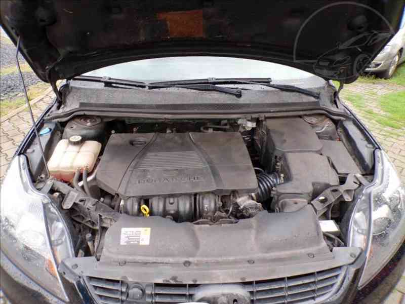 Ford Focus 1,8 16V TITANIUM - foto 14