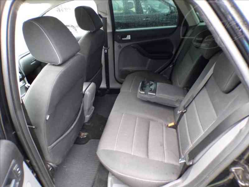 Ford Focus 1,8 16V TITANIUM - foto 10