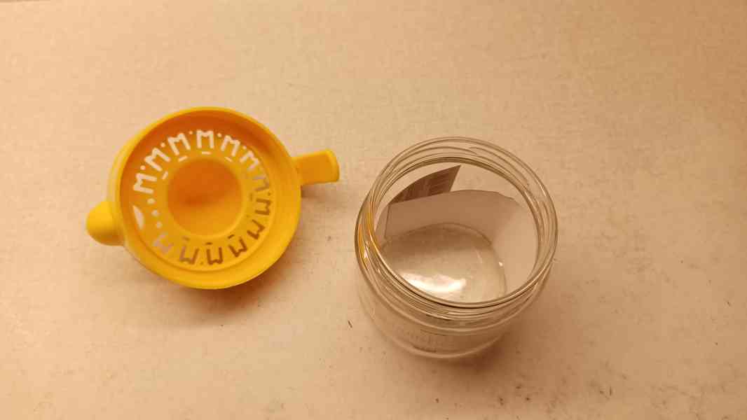 Ruční odšťavňovač citrusů  - foto 2