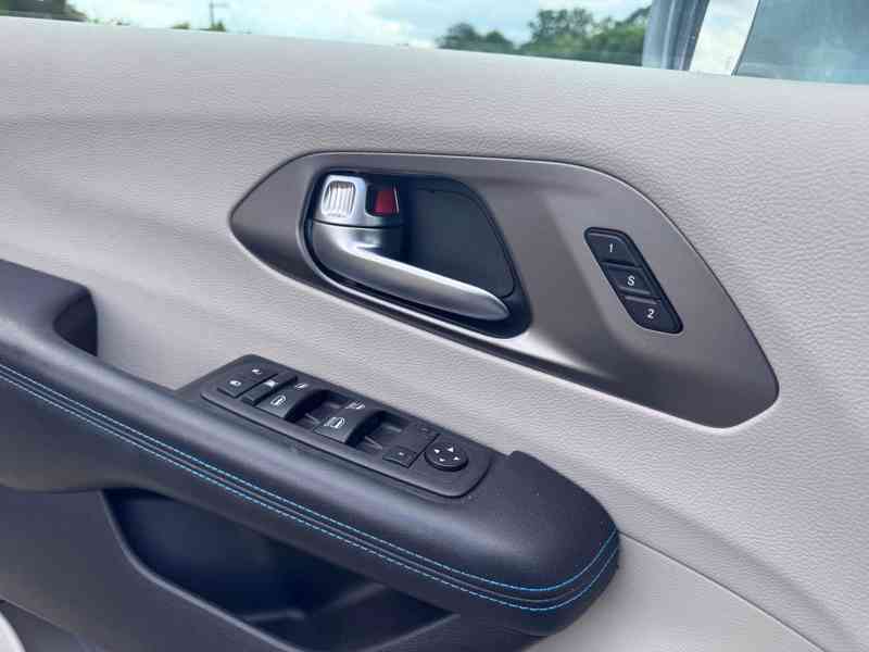 Chrysler Pacifica 3,6 L ADAPT-ČOČKA 2021 TOP CENA - foto 19