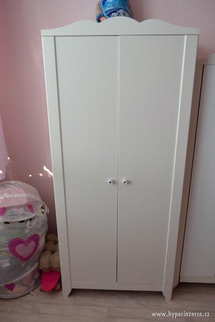 *** Dětská šatní skříň IKEA - kolekce HENSVIK *** - foto 2