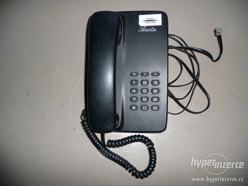 Historické telefonní přístroje, číselníkové telefony - foto 5