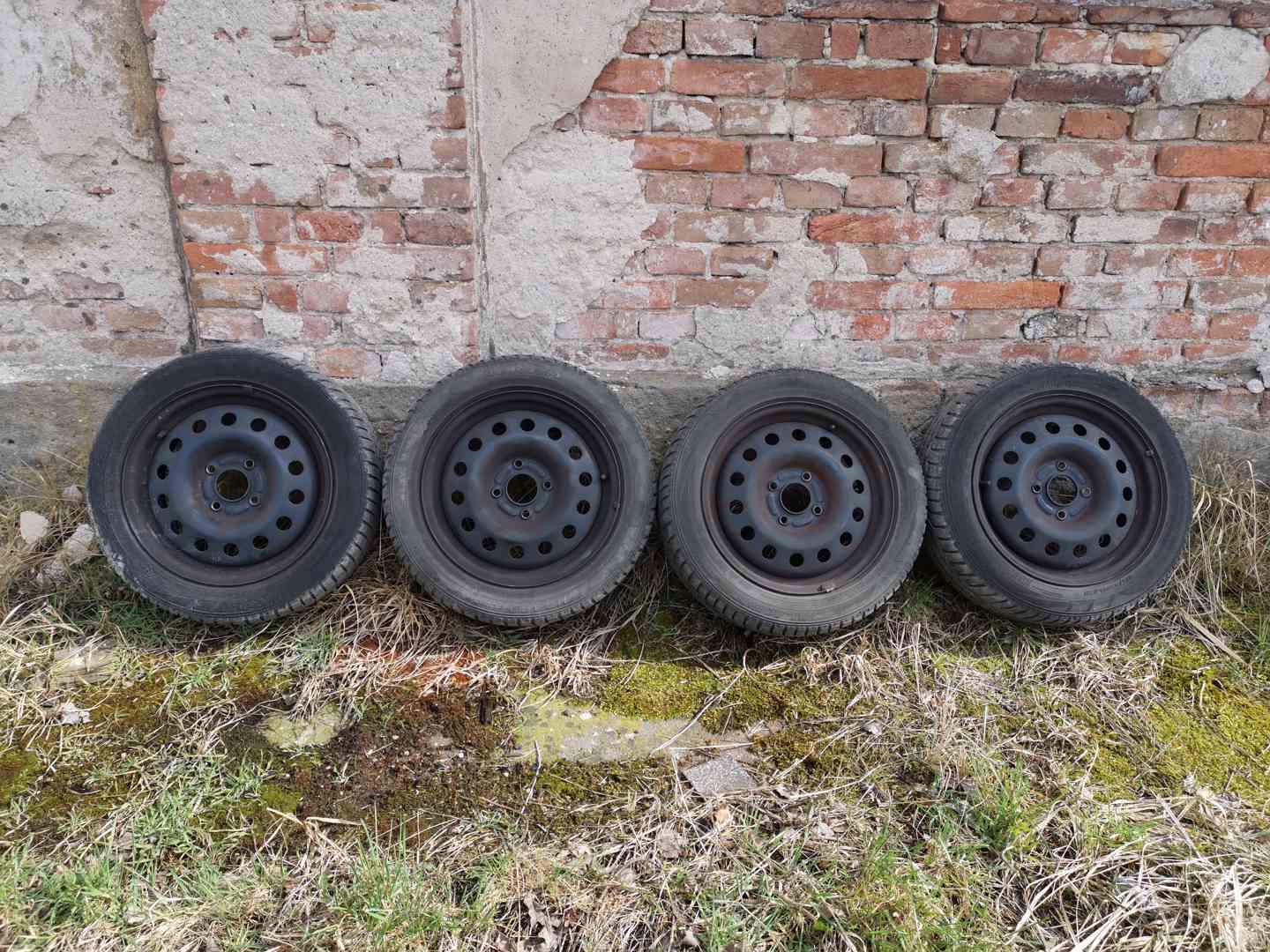 Plechové disky 4X108 6jx15H2 ET52,5+zimní pneu 185/55/15  - foto 1