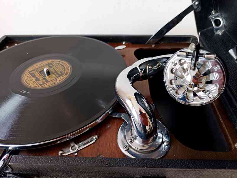 Starožitný gramofon na kliku His Master’s Voice, rok 1931   - foto 10