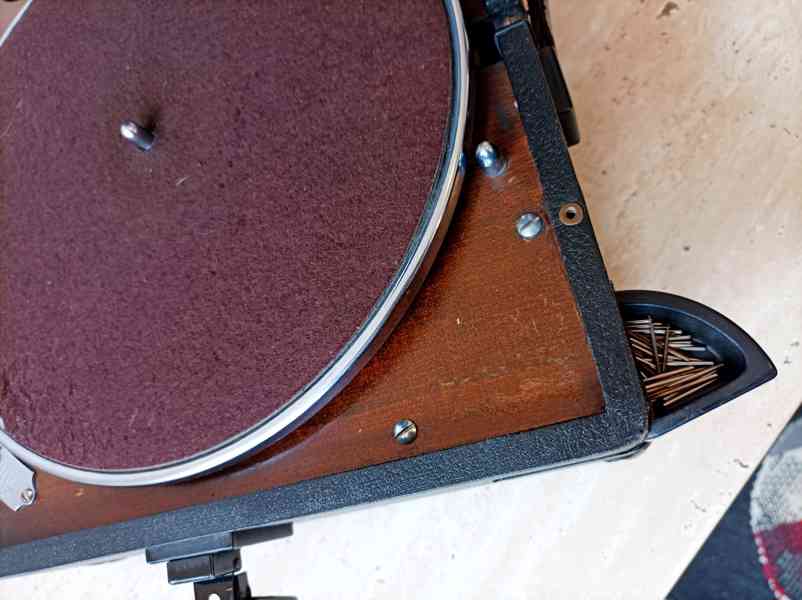 Starožitný gramofon na kliku His Master’s Voice, rok 1931   - foto 15