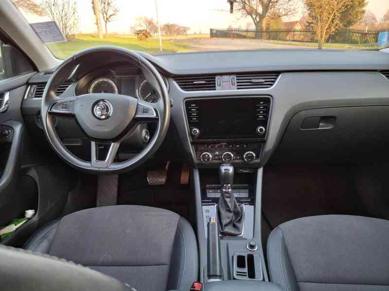 Škoda Octavia Combi 2.0 TDI DSG - foto 5