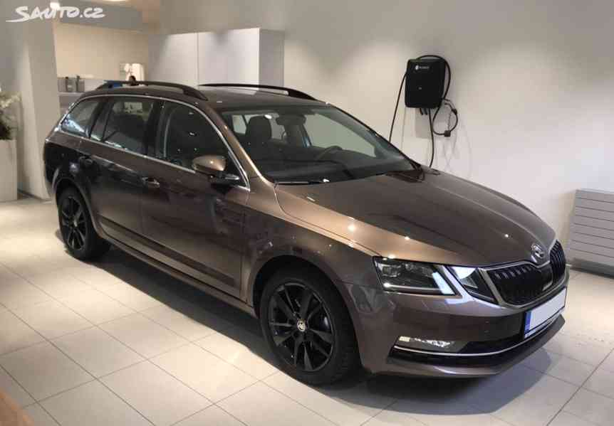 Škoda Octavia Combi 2.0 TDI DSG - foto 1