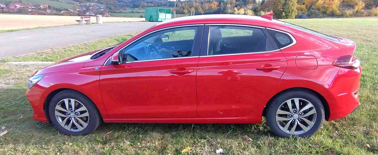 Hyundai i30, 1,4 TGDI 103 kW, 1. majitel, serviska - foto 3