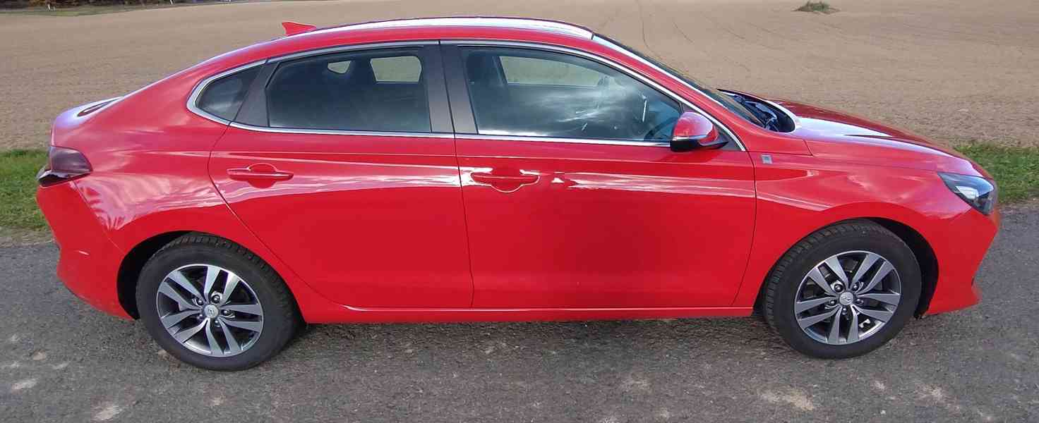 Hyundai i30, 1,4 TGDI 103 kW, 1. majitel, serviska - foto 7