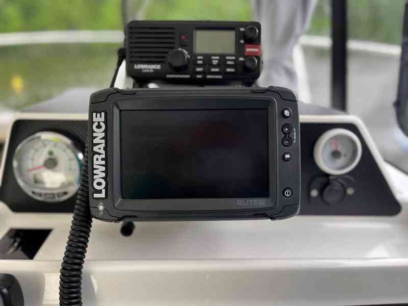 Aqualine 645 + Mercury F 150 L EFI a lodním vlekem Tema Boat - foto 11