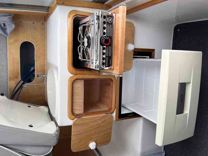 Aqualine 645 + Mercury F 150 L EFI a lodním vlekem Tema Boat - foto 6