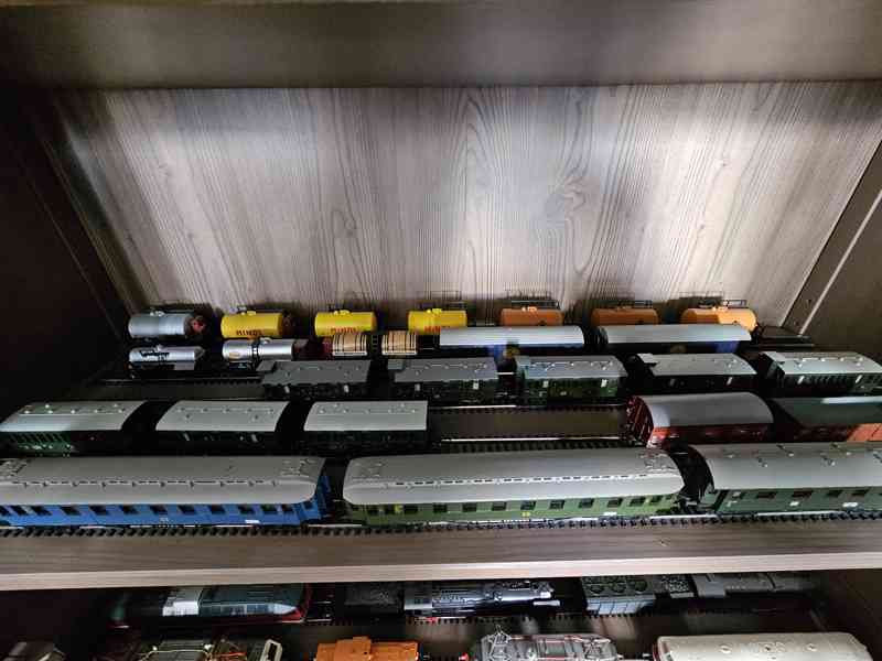 Lokomotivy a vagony modelové železnice HO - foto 2
