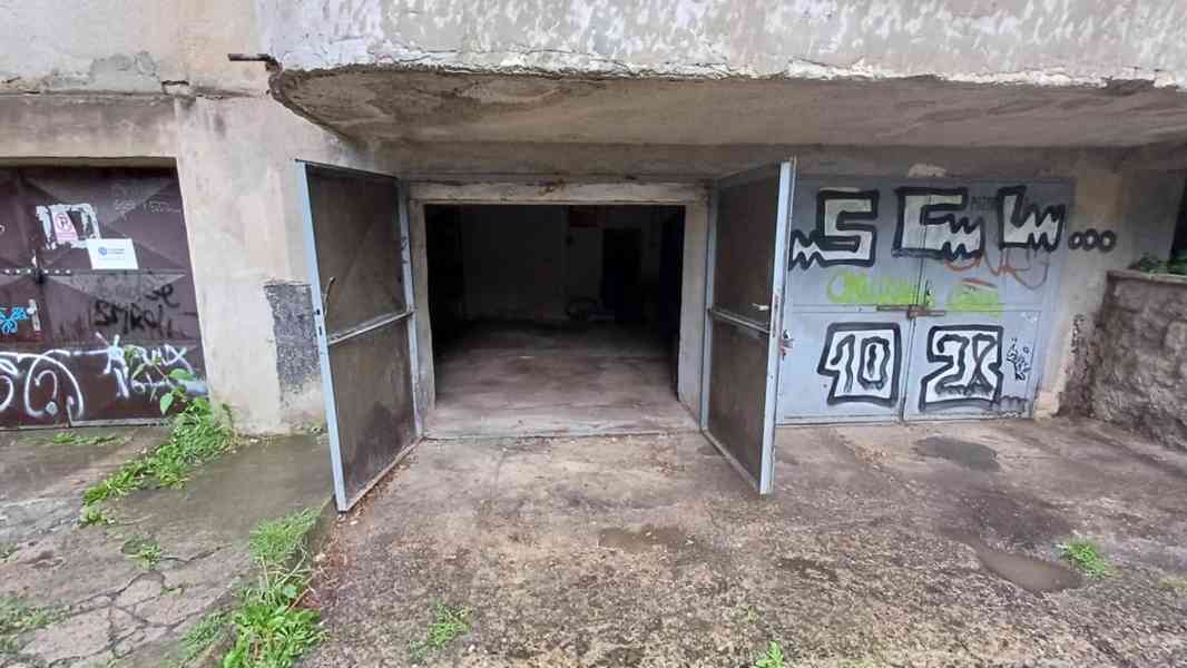 PRODEJ IDEÁLNÍ 1/3 POZEMKU S NEBYTOVÝM PROSTOREM A GARÁŽÍ - foto 14