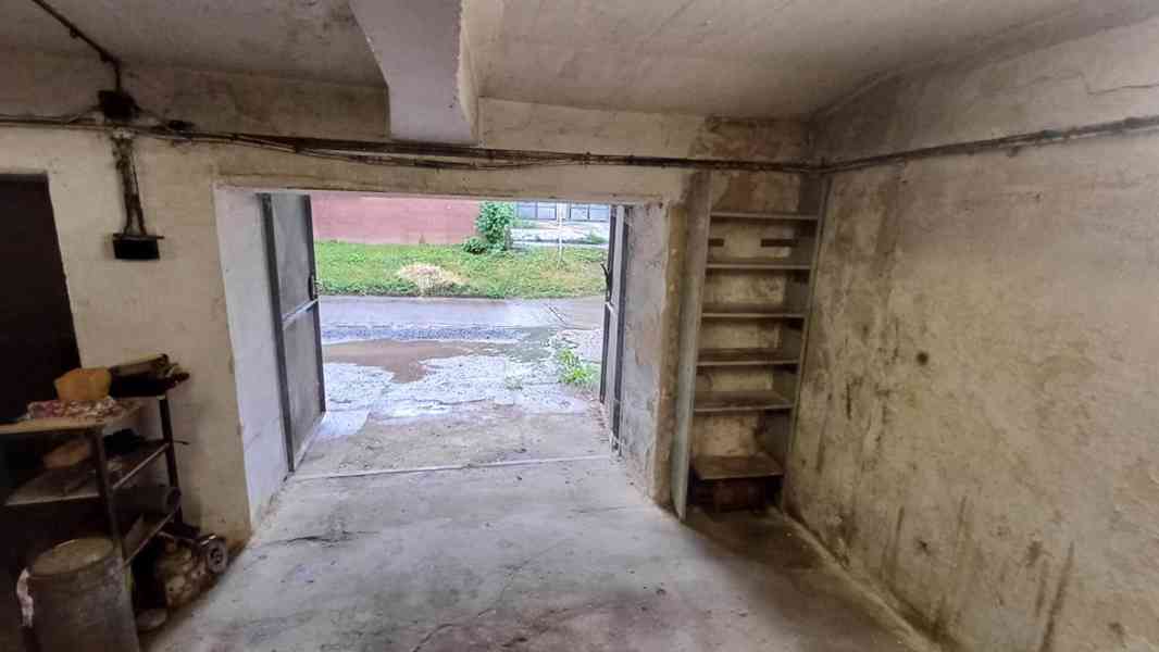 PRODEJ IDEÁLNÍ 1/3 POZEMKU S NEBYTOVÝM PROSTOREM A GARÁŽÍ - foto 16
