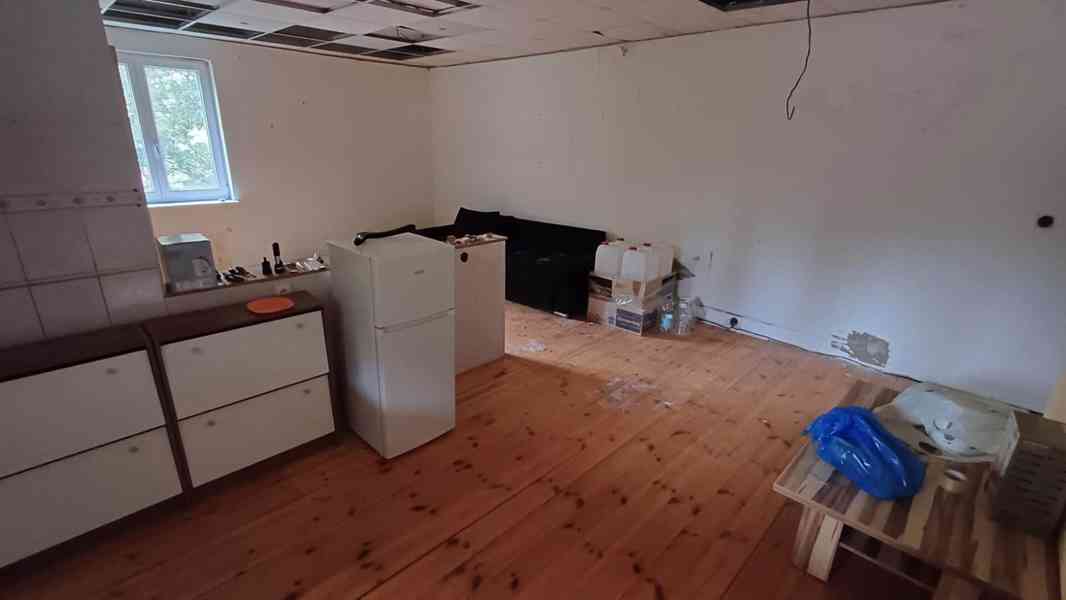 PRODEJ IDEÁLNÍ 1/3 POZEMKU S NEBYTOVÝM PROSTOREM A GARÁŽÍ - foto 9