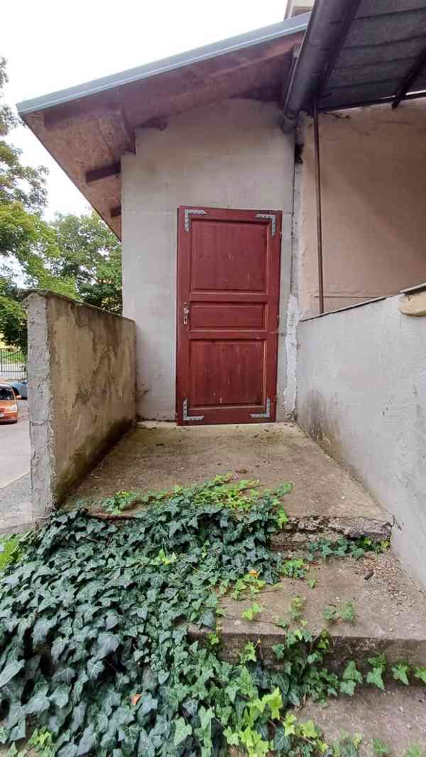 PRODEJ IDEÁLNÍ 1/3 POZEMKU S NEBYTOVÝM PROSTOREM A GARÁŽÍ - foto 8