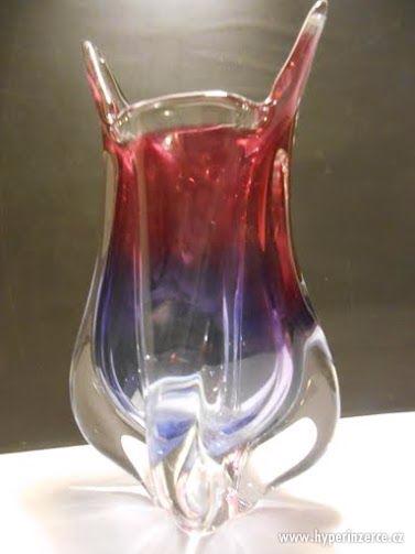 Váza z hutního skla ve tvaru lilie - foto 3